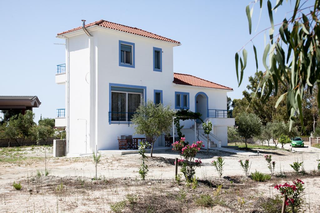 Romanos XI Xi Beach Екстериор снимка