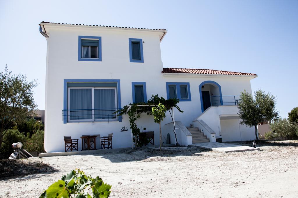 Romanos XI Xi Beach Екстериор снимка